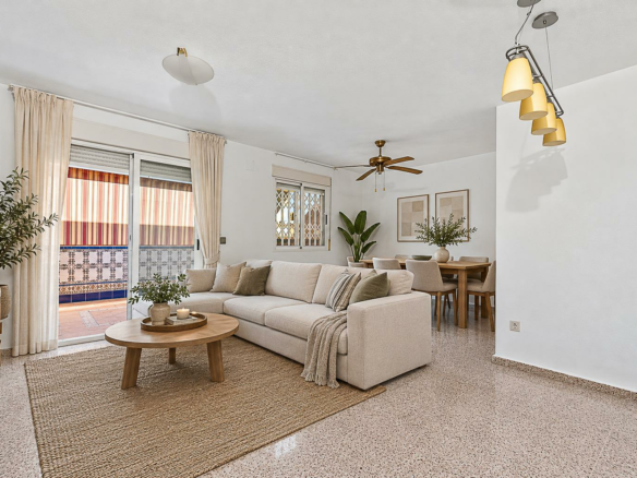 2-bedroom Flat In Alicante, Spain (134 M²)
