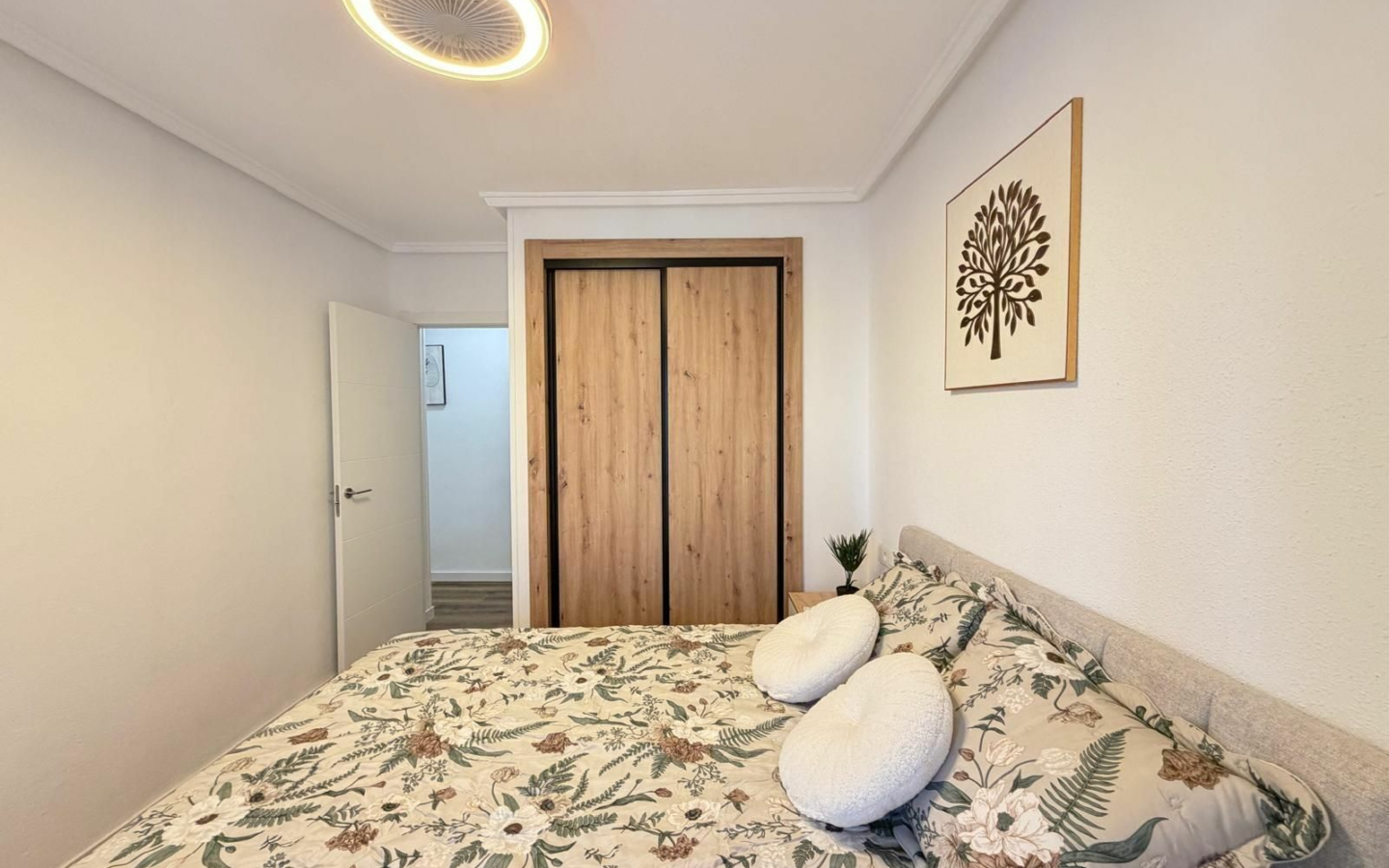 3-bedroom Apartment In Torrevieja, Spain (98 M²)