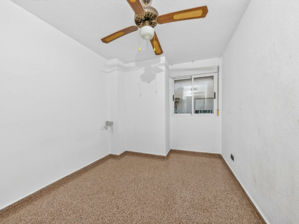 2-bedroom Flat In Alicante, Spain (134 M²)