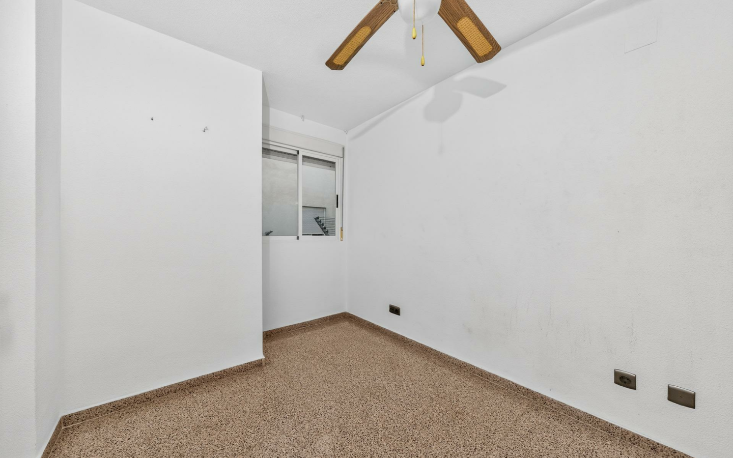 2-bedroom Flat In Alicante, Spain (134 M²)