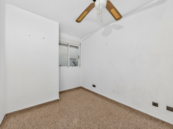 2-bedroom Flat In Alicante, Spain (134 M²)