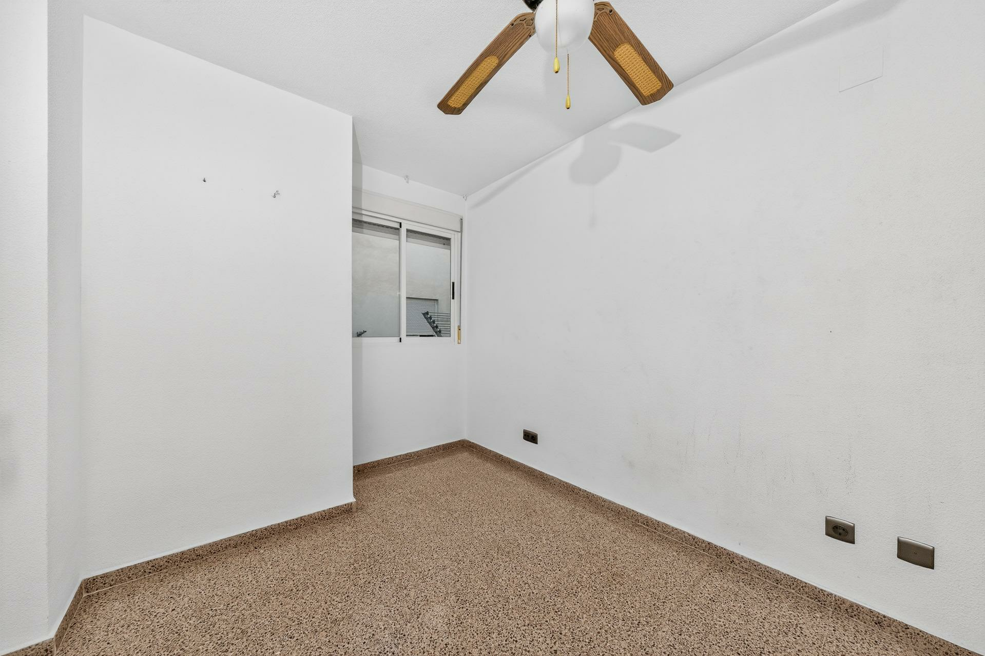 2-bedroom Flat In Alicante, Spain (134 M²)