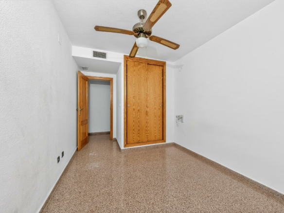 2-bedroom Flat In Alicante, Spain (134 M²)