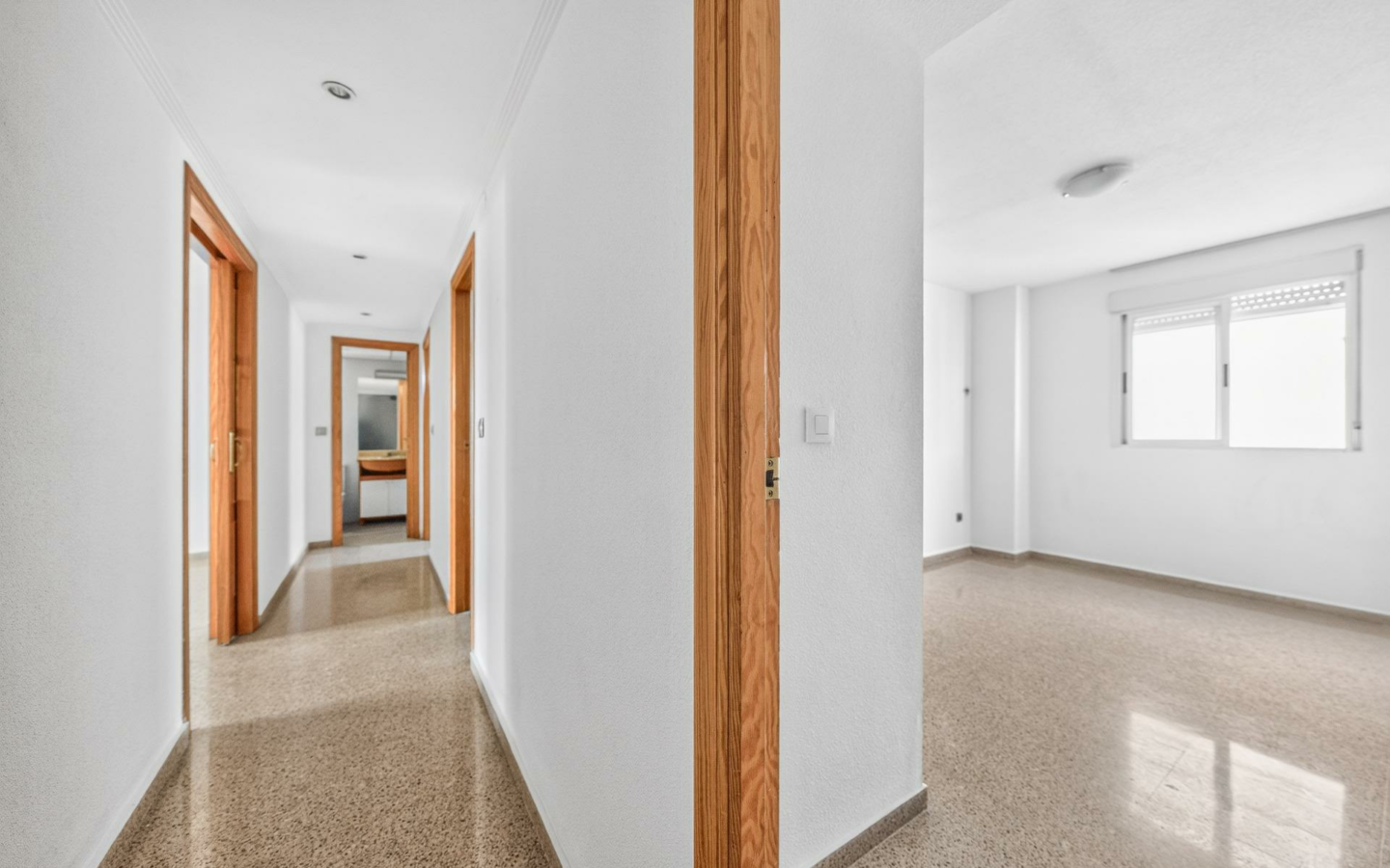 2-bedroom Flat In Alicante, Spain (134 M²)