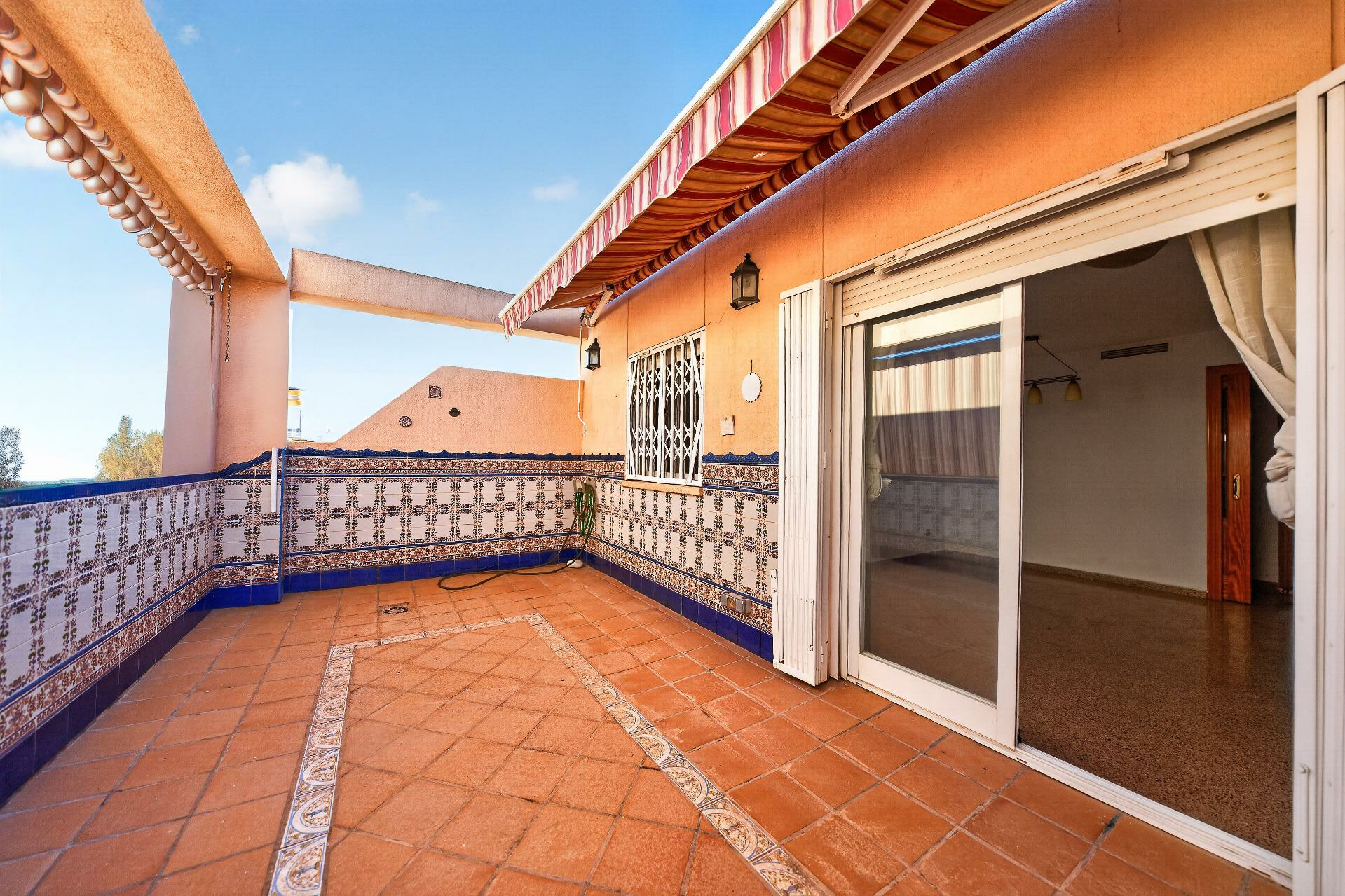 2-bedroom Flat In Alicante, Spain (134 M²)
