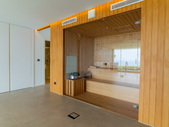 5-bedroom Villa In Benitachell, Spain (506 M²)