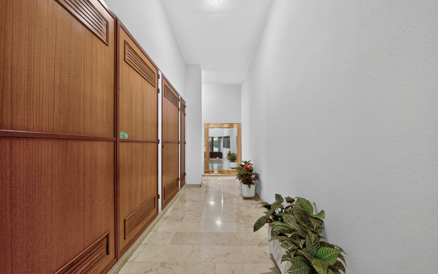 2-bedroom Flat In Alicante, Spain (134 M²)