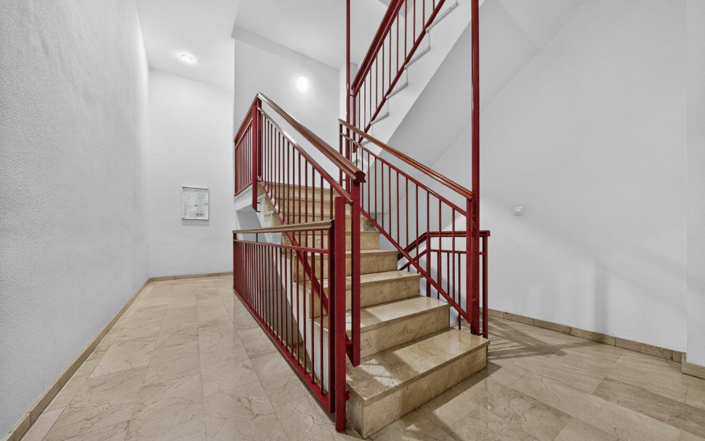 2-bedroom Flat In Alicante, Spain (134 M²)