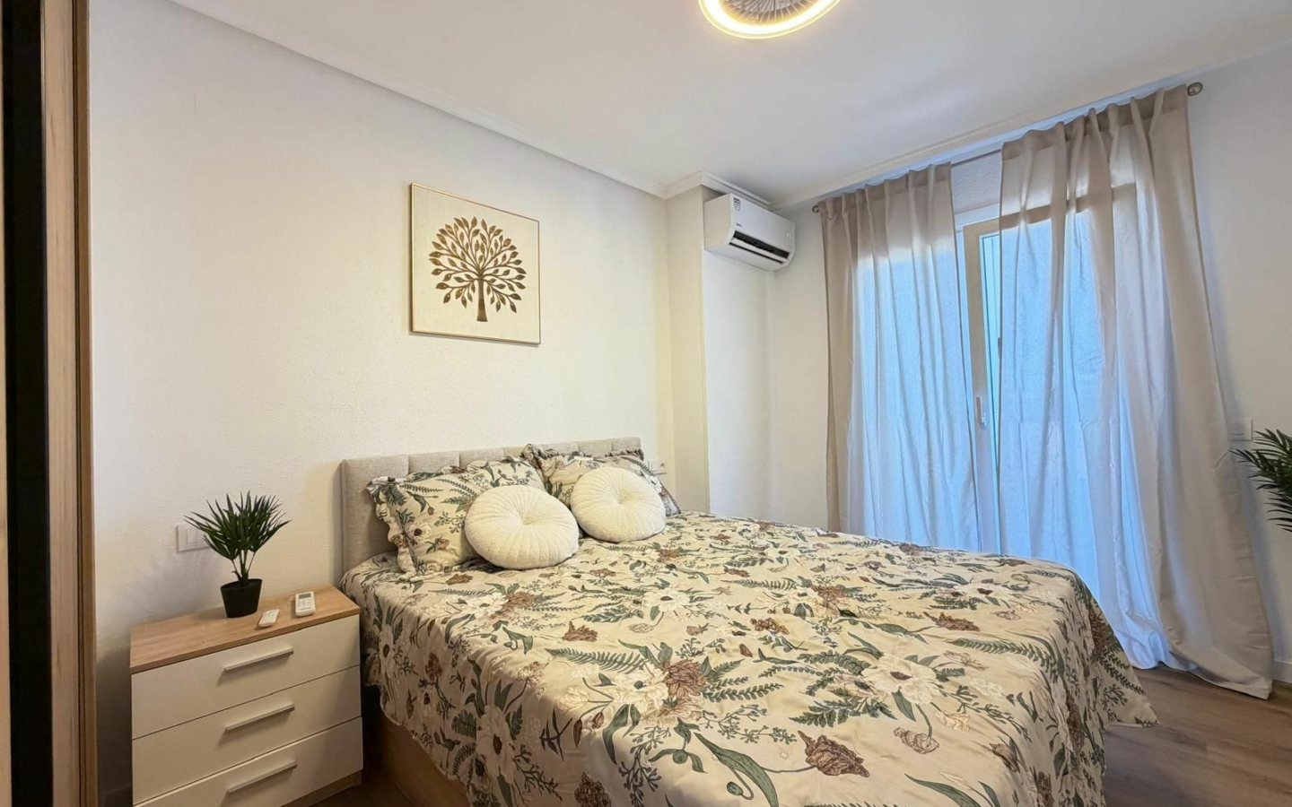 3-bedroom Apartment In Torrevieja, Spain (98 M²)
