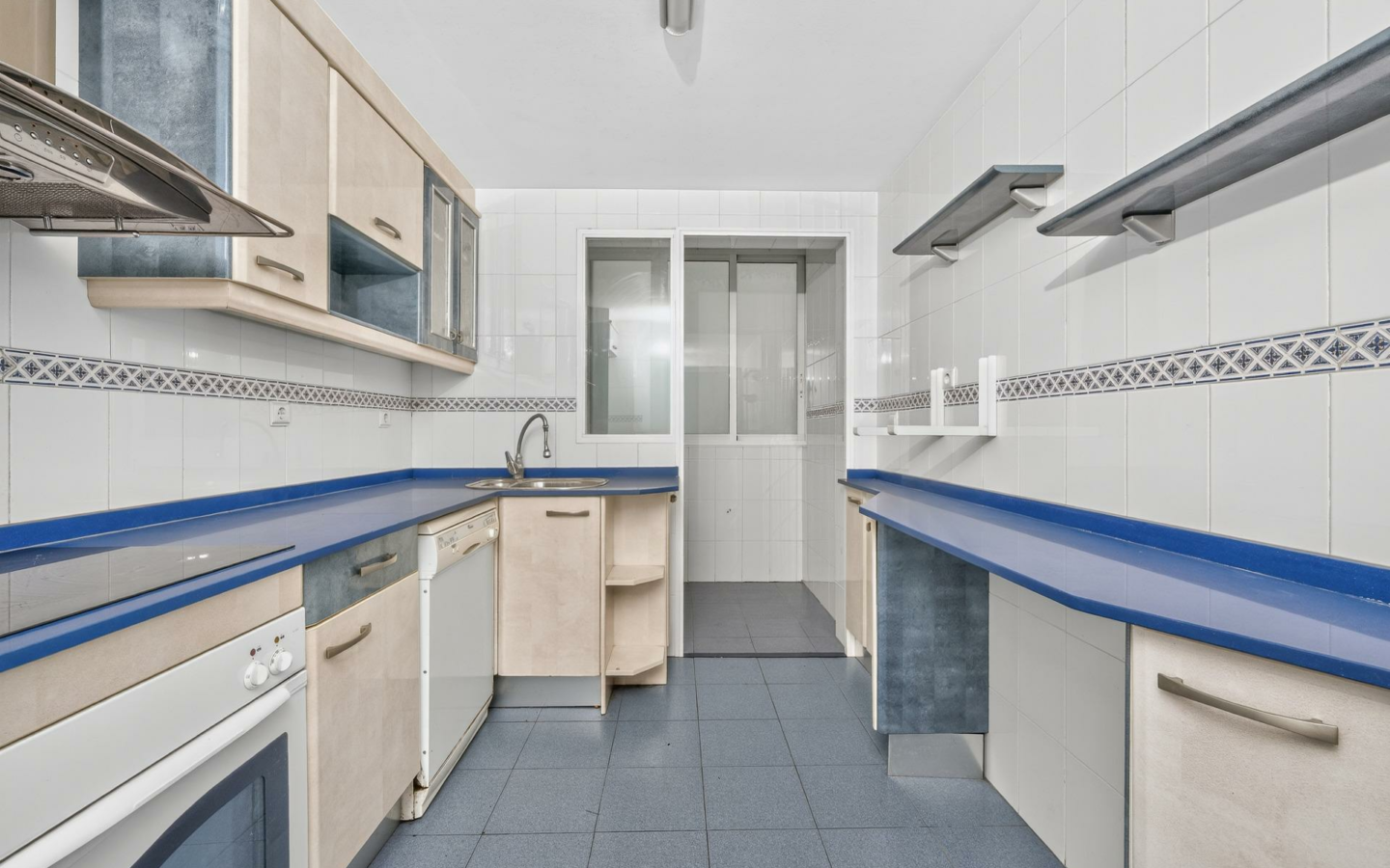 2-bedroom Flat In Alicante, Spain (134 M²)