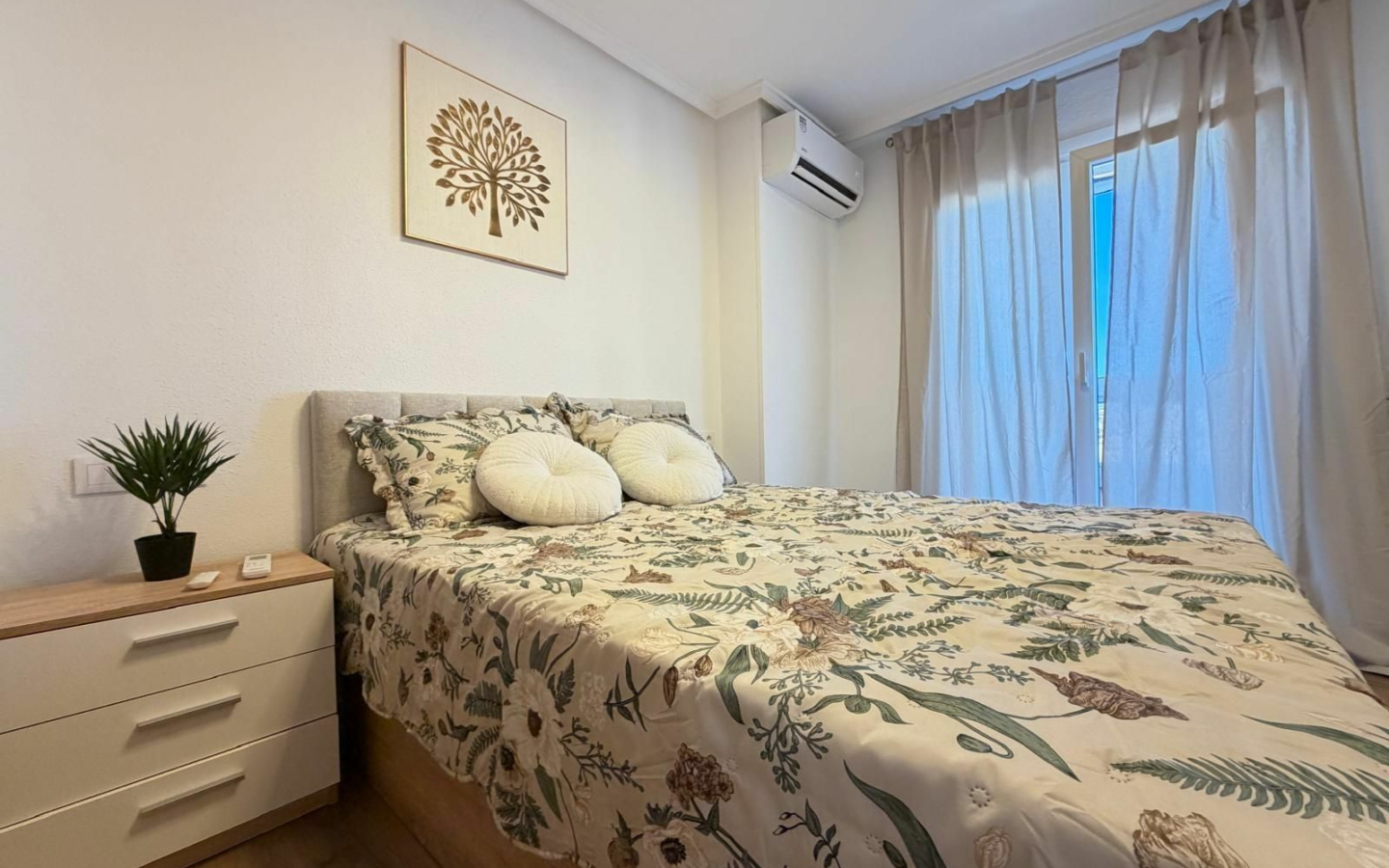 3-bedroom Apartment In Torrevieja, Spain (98 M²)