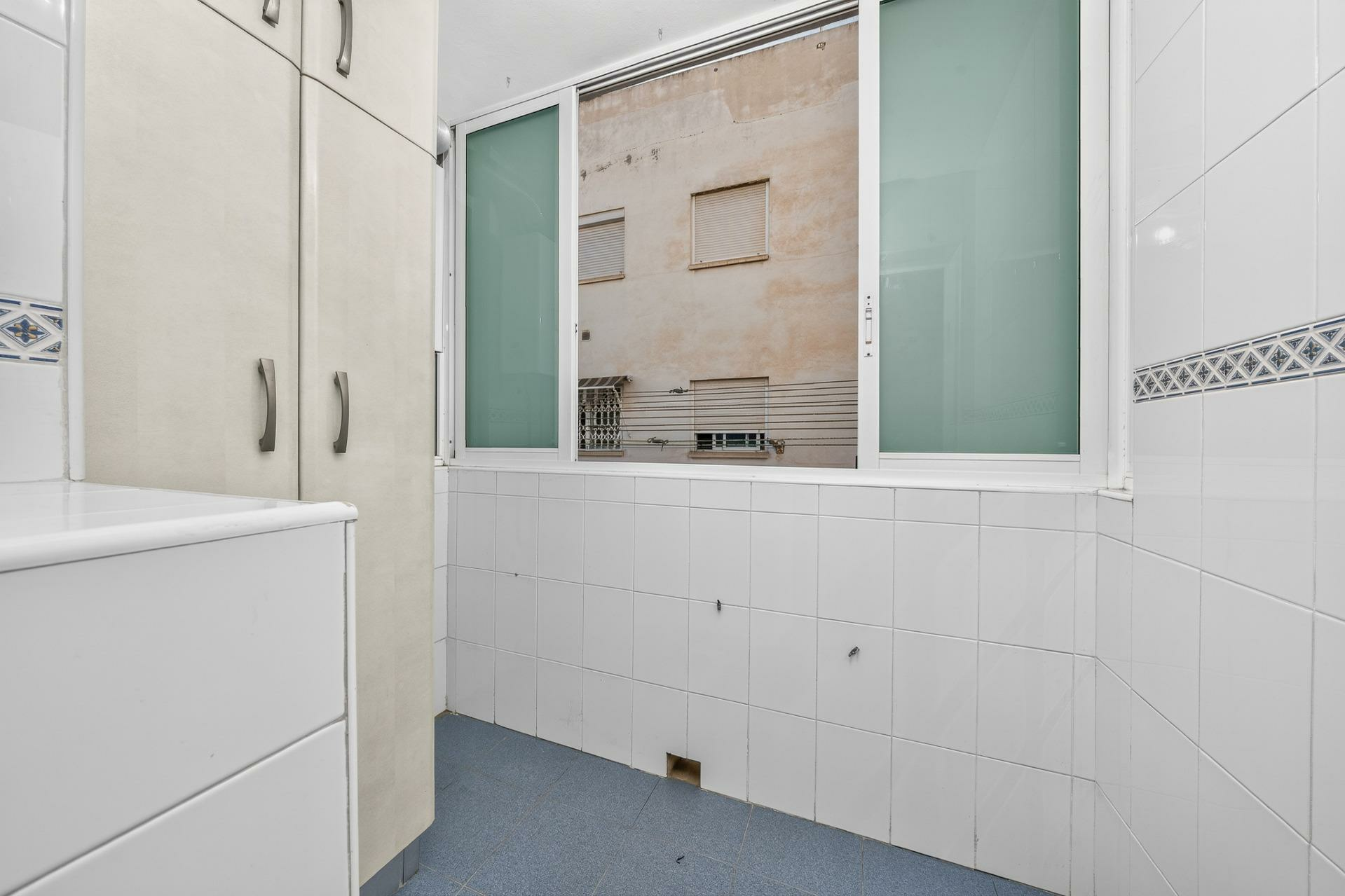 2-bedroom Flat In Alicante, Spain (134 M²)