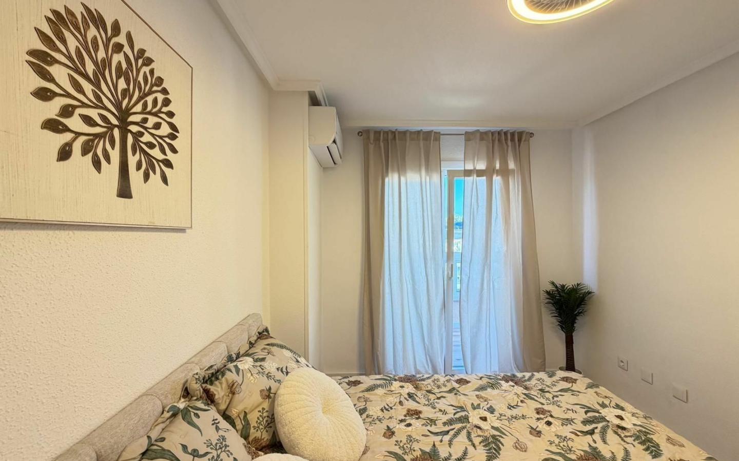 3-bedroom Apartment In Torrevieja, Spain (98 M²)