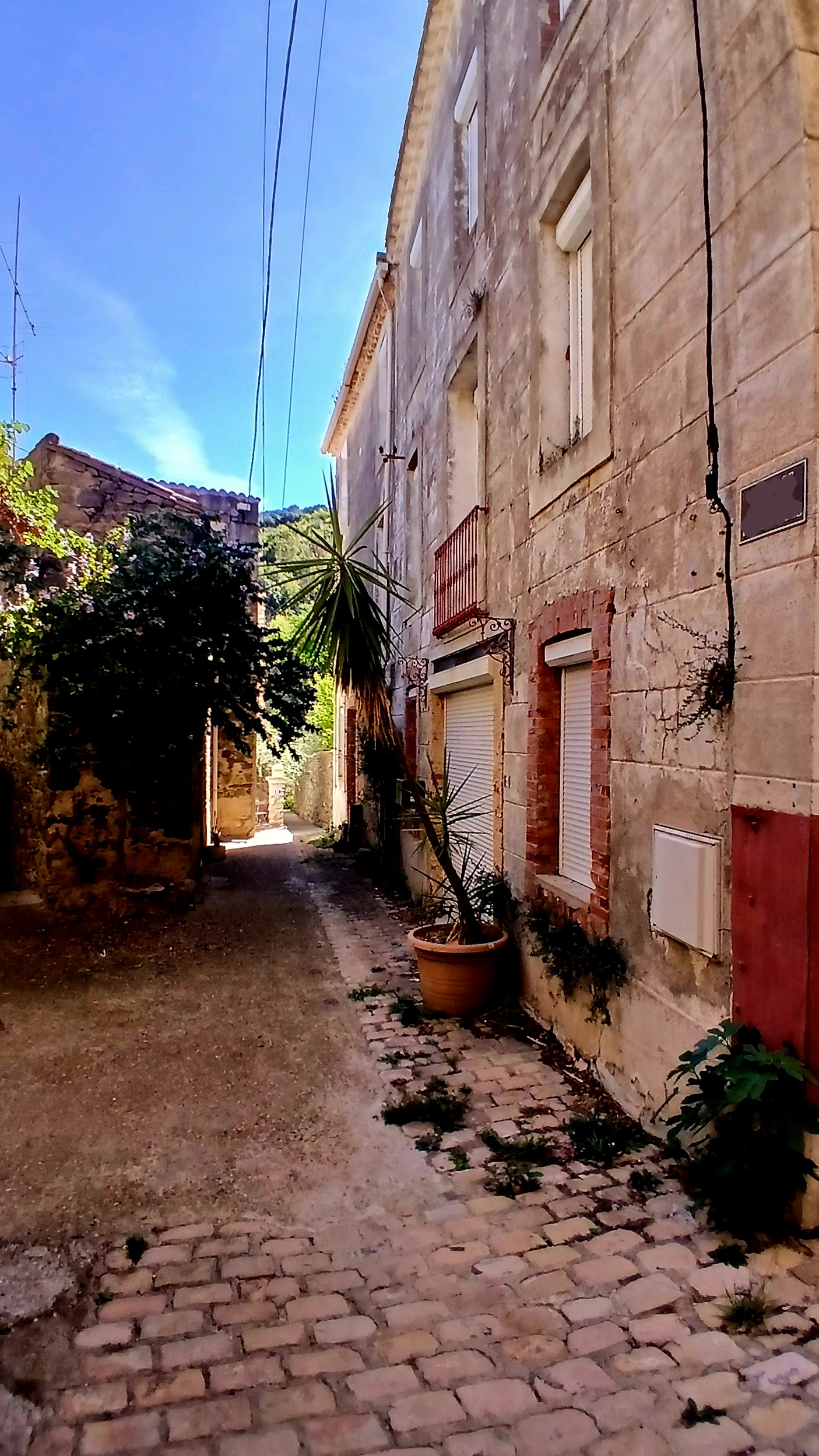3-bedroom House In Saint Chinian, France (183 M²)