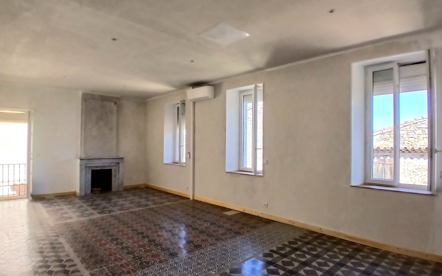 3-bedroom House In Saint Chinian, France (183 M²)