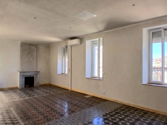 3-bedroom House In Saint Chinian, France (183 M²)