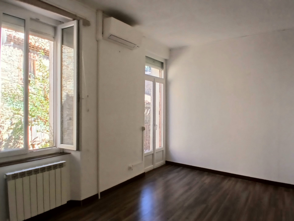 3-bedroom House In Saint Chinian, France (183 M²)