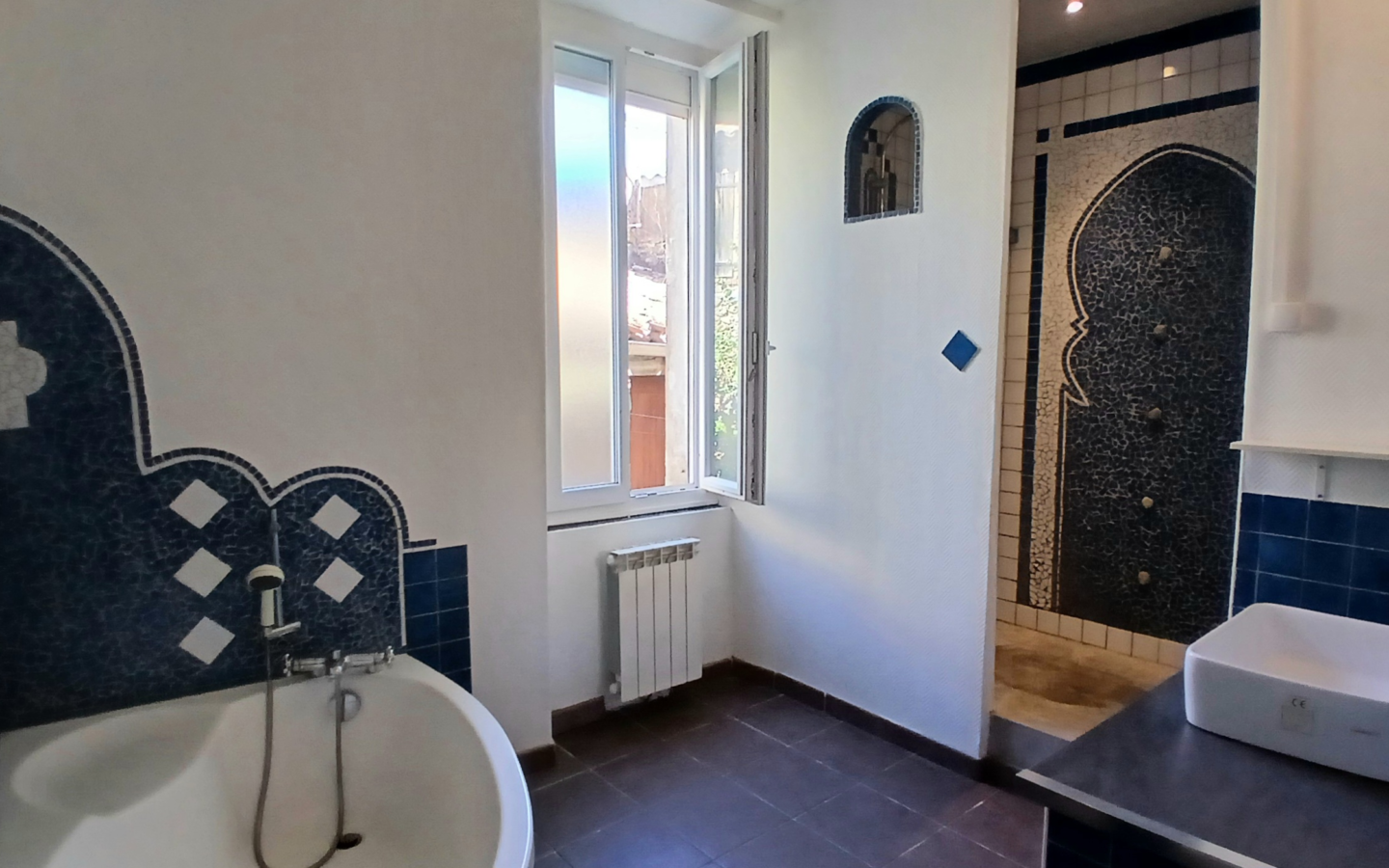 3-bedroom House In Saint Chinian, France (183 M²)