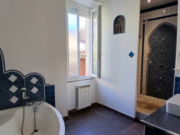 3-bedroom House In Saint Chinian, France (183 M²)