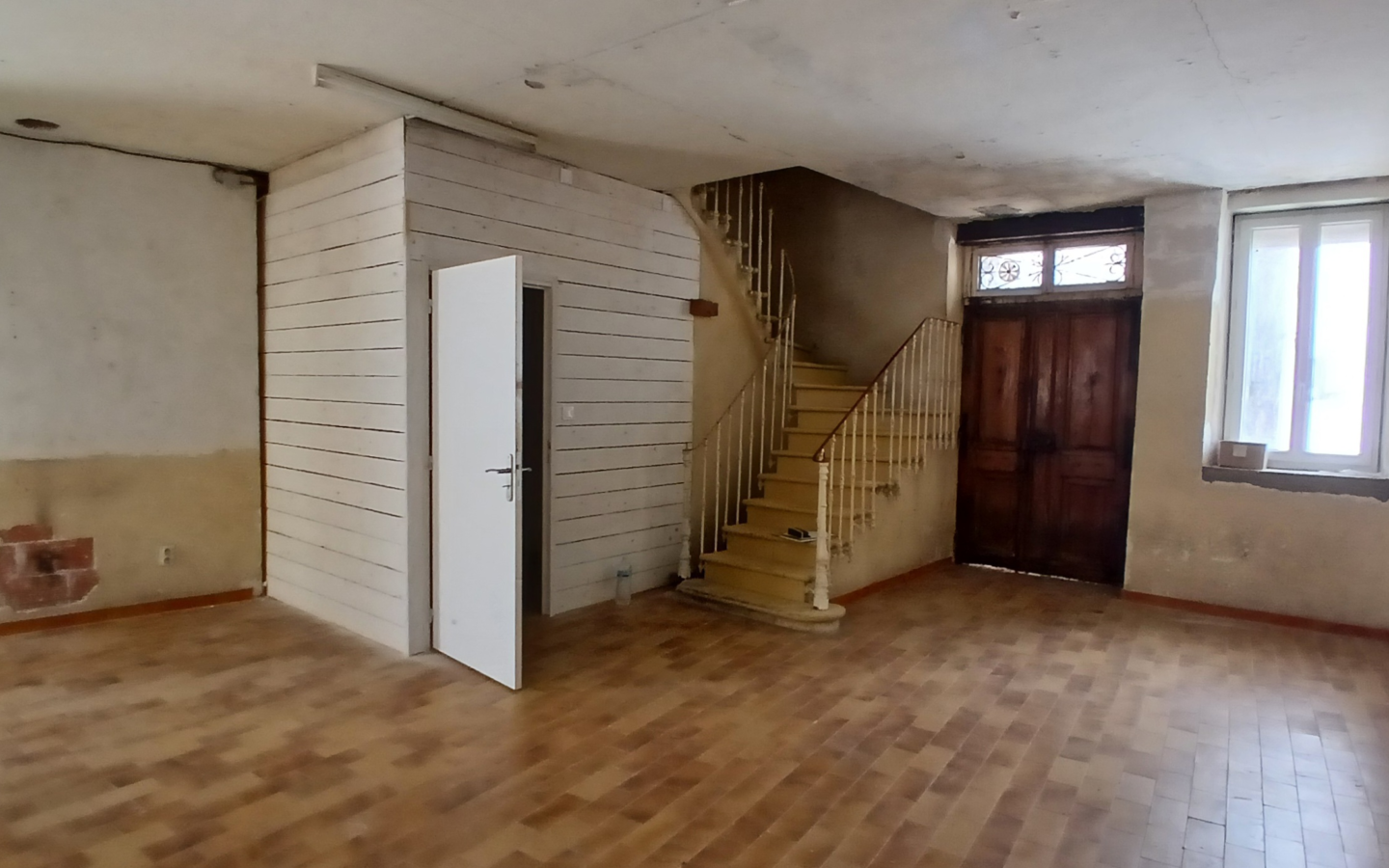 3-bedroom House In Saint Chinian, France (183 M²)