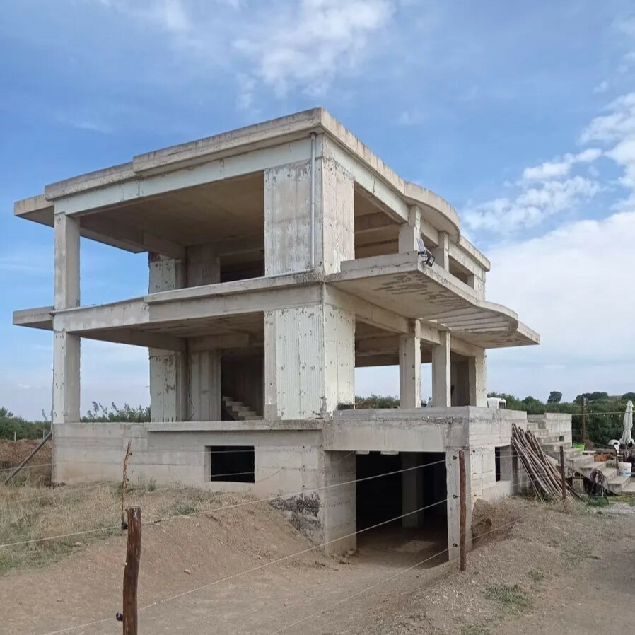 Detached House In Migdonia, Greece (390 M²)