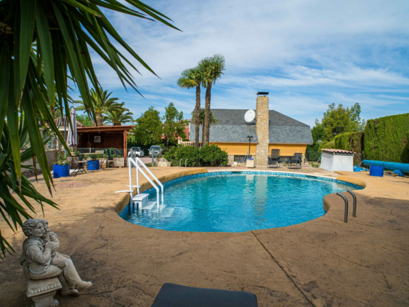 6-bedroom Detached Villa In Petrer (loma Bada), Spain (339 M²)