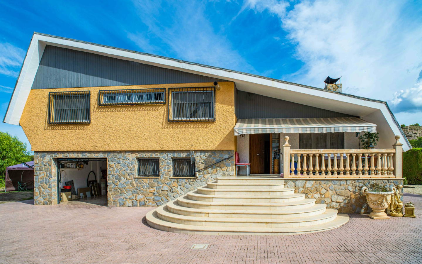 6-bedroom Detached Villa In Petrer (loma Bada), Spain (339 M²)