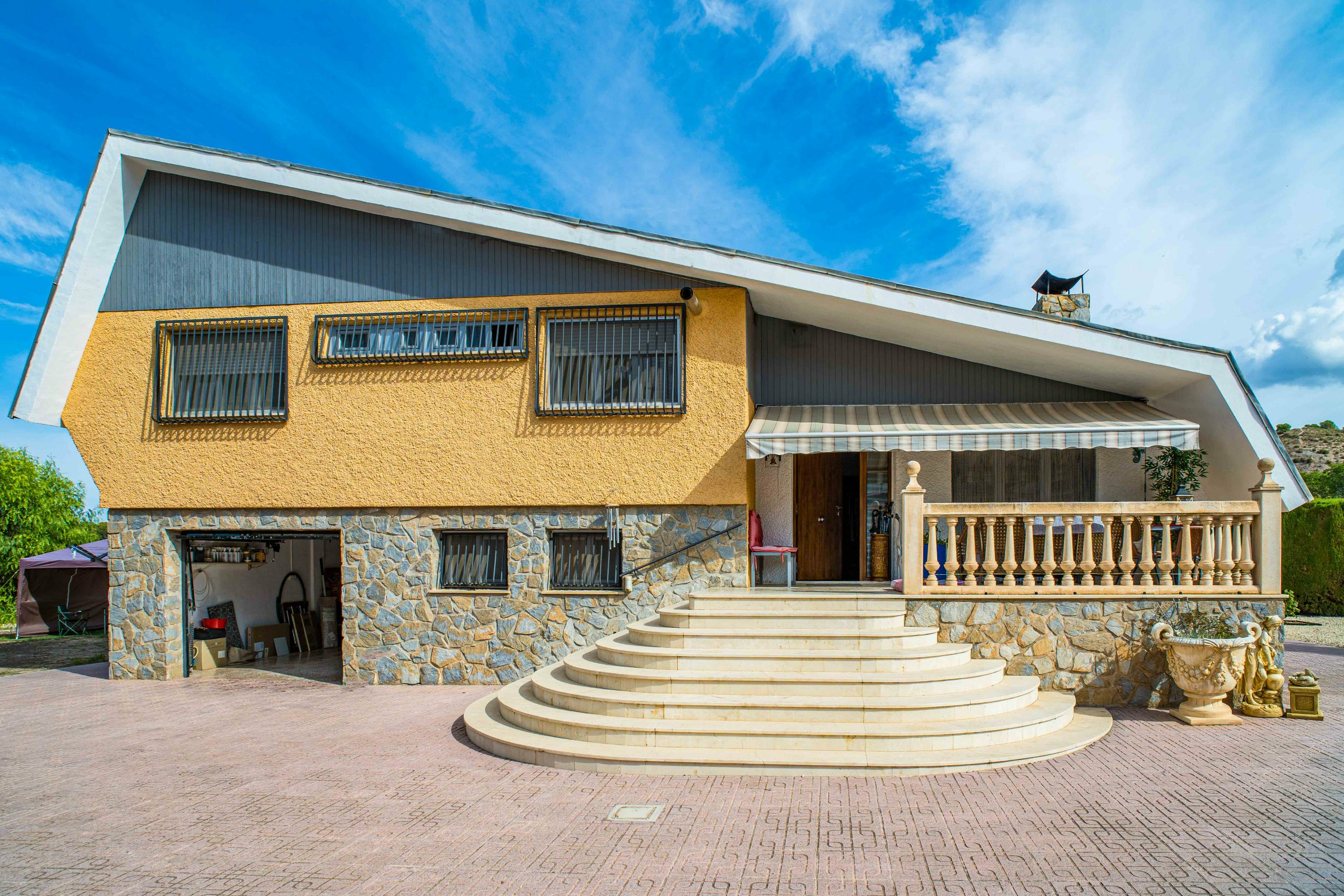 6-bedroom Detached Villa In Petrer (loma Bada), Spain (339 M²)