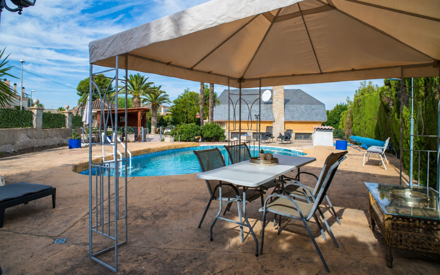 6-bedroom Detached Villa In Petrer (loma Bada), Spain (339 M²)