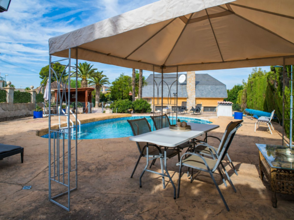 6-bedroom Detached Villa In Petrer (loma Bada), Spain (339 M²)
