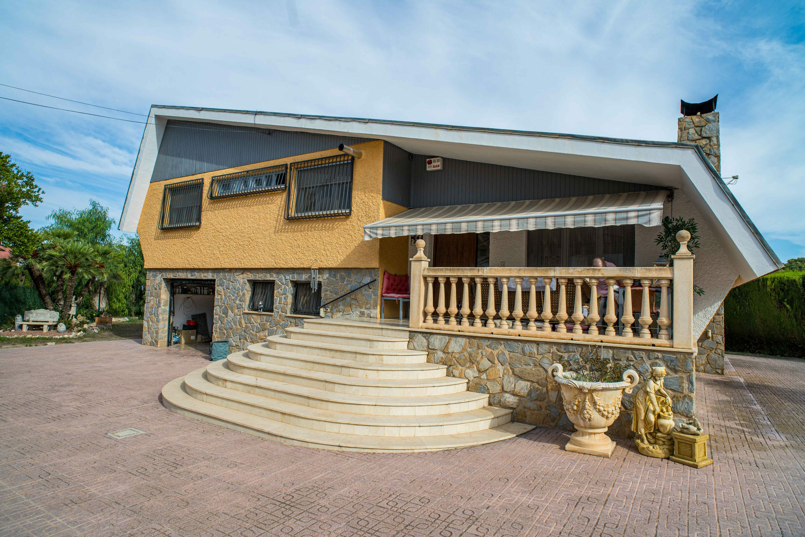 6-bedroom Detached Villa In Petrer (loma Bada), Spain (339 M²)