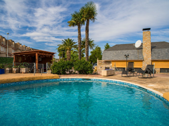 6-bedroom Detached Villa In Petrer (loma Bada), Spain (339 M²)