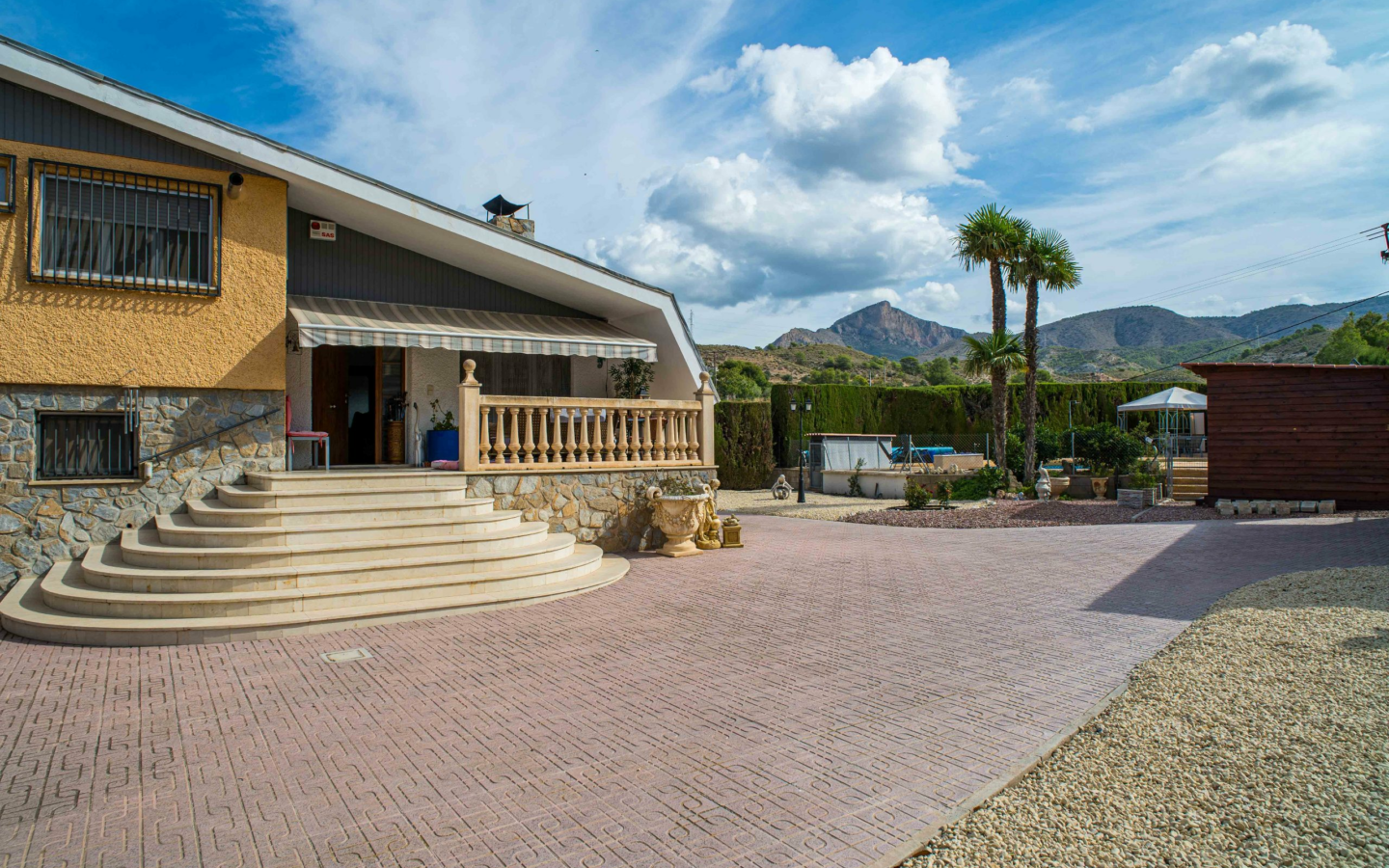 6-bedroom Detached Villa In Petrer (loma Bada), Spain (339 M²)
