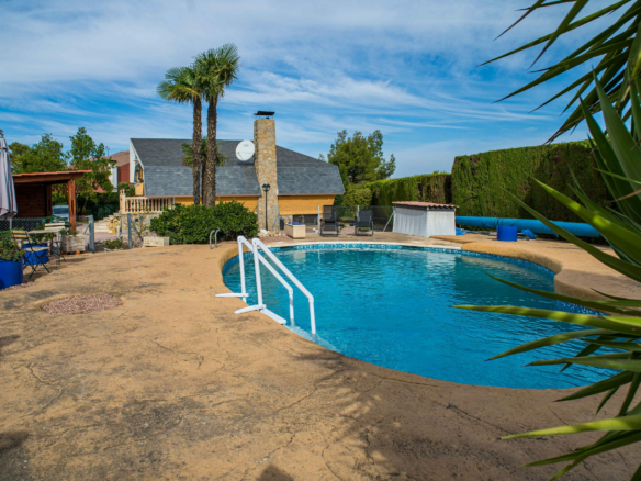 6-bedroom Detached Villa In Petrer (loma Bada), Spain (339 M²)