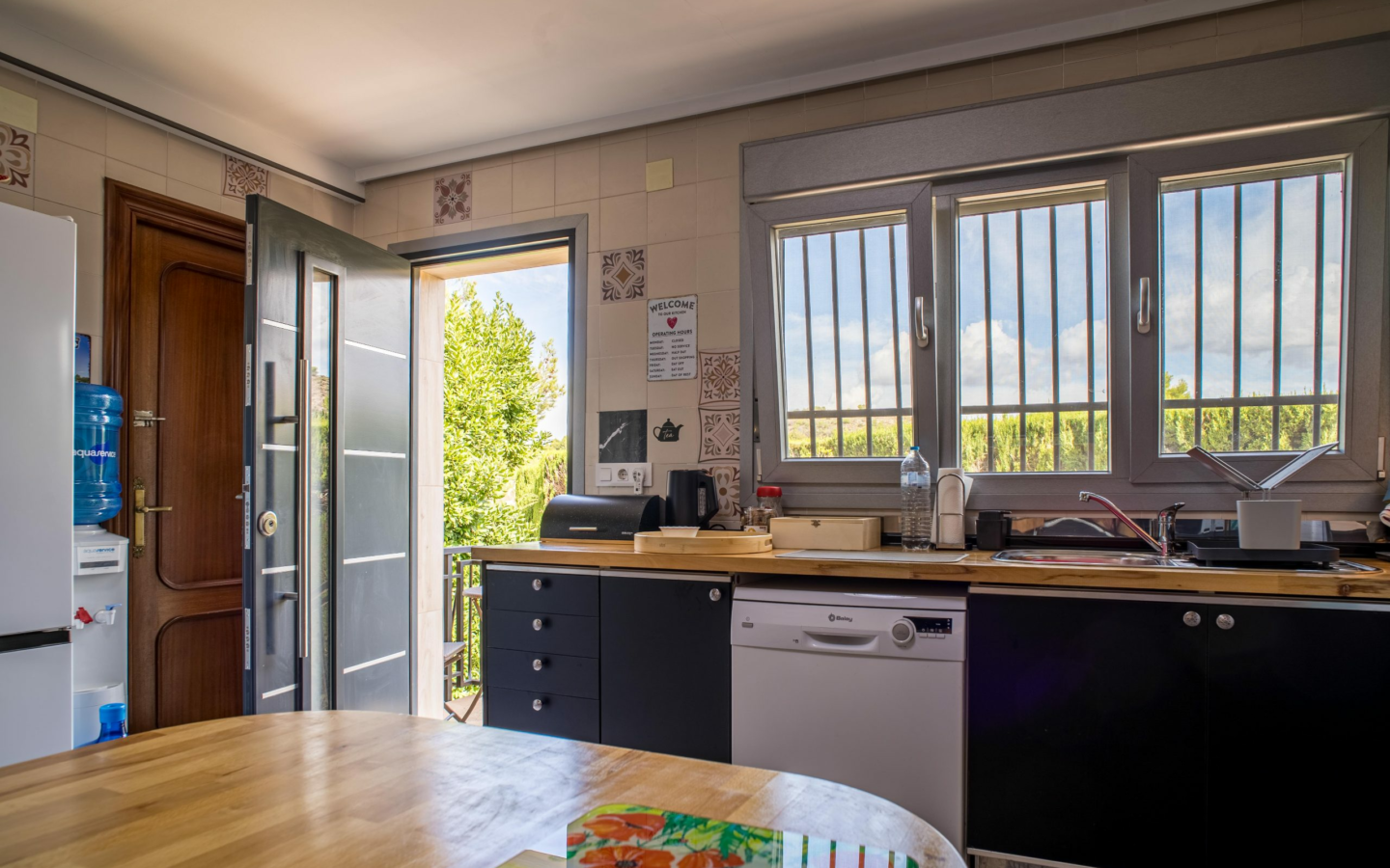 6-bedroom Detached Villa In Petrer (loma Bada), Spain (339 M²)
