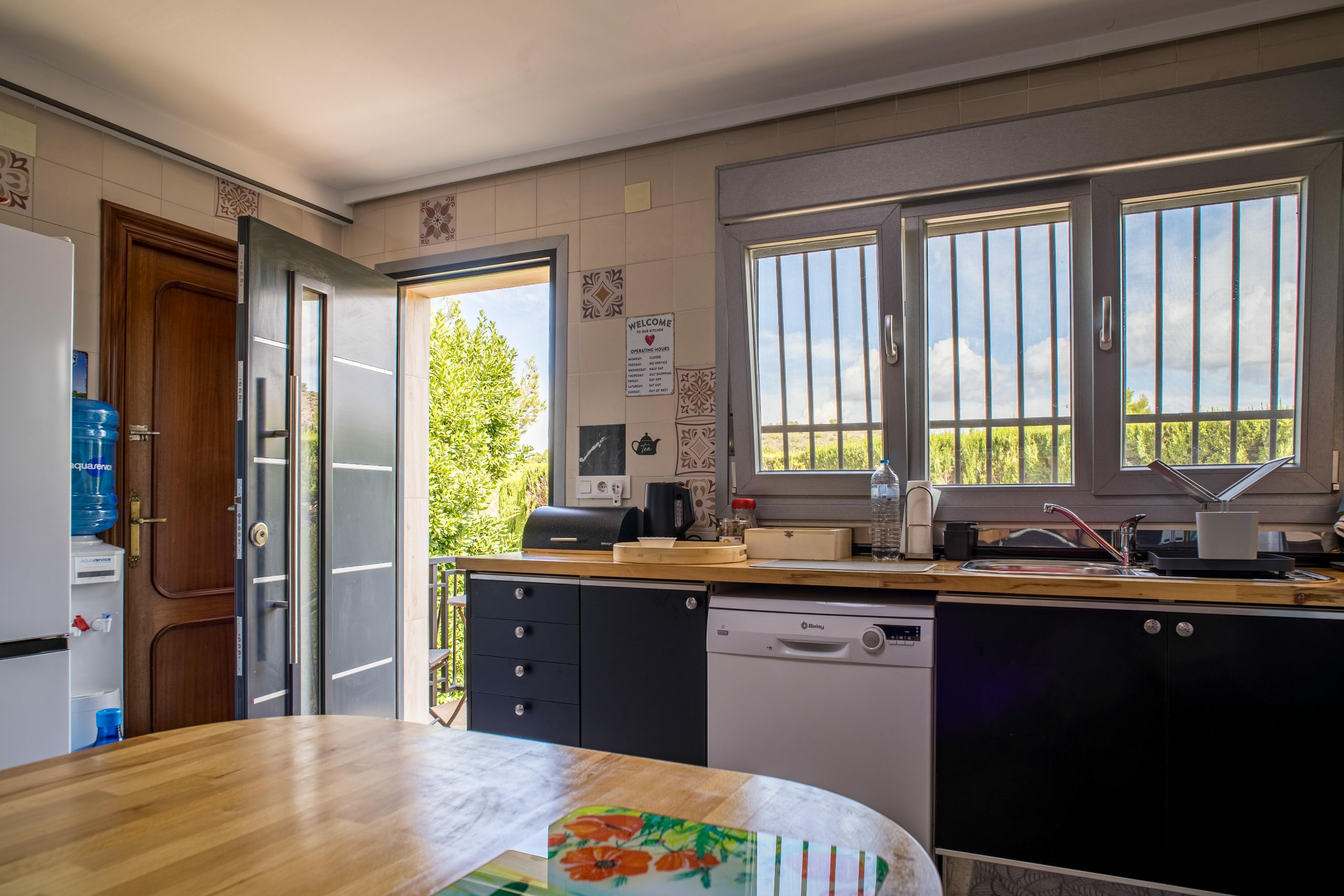 6-bedroom Detached Villa In Petrer (loma Bada), Spain (339 M²)