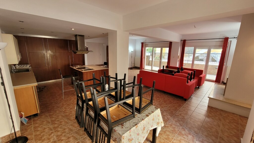 2-bedroom Flat In Oreokastro, Greece (150 M²)