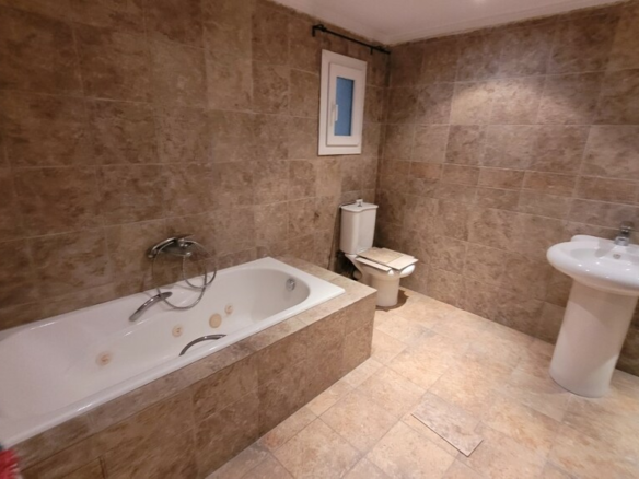 2-bedroom Flat In Oreokastro, Greece (150 M²)