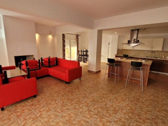 2-bedroom Flat In Oreokastro, Greece (150 M²)