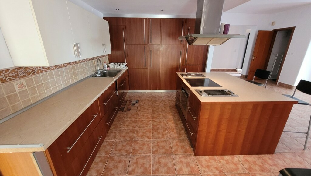 2-bedroom Flat In Oreokastro, Greece (150 M²)
