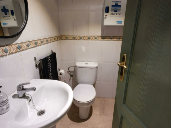 Commercial Premises In Valencia (70 M²)
