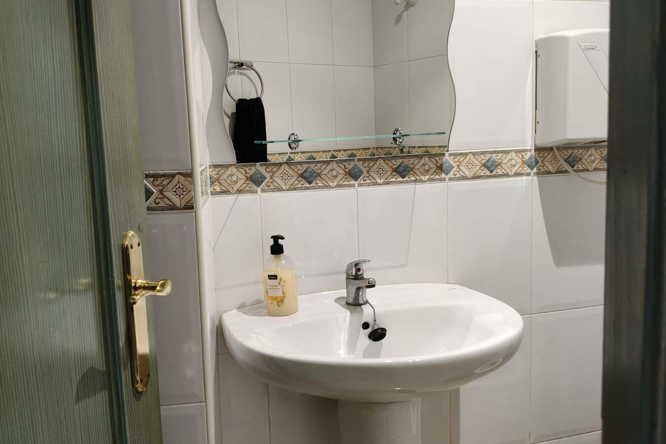 Commercial Premises In Valencia (70 M²)
