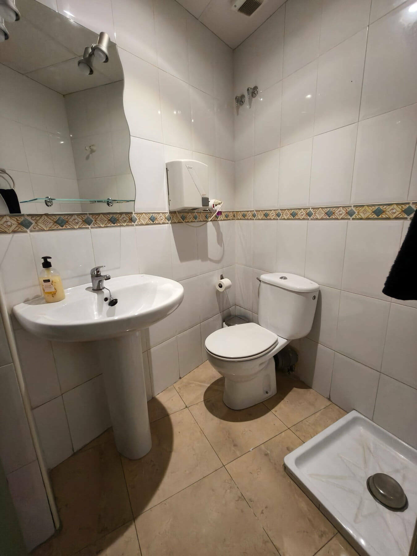 Commercial Premises In Valencia (70 M²)