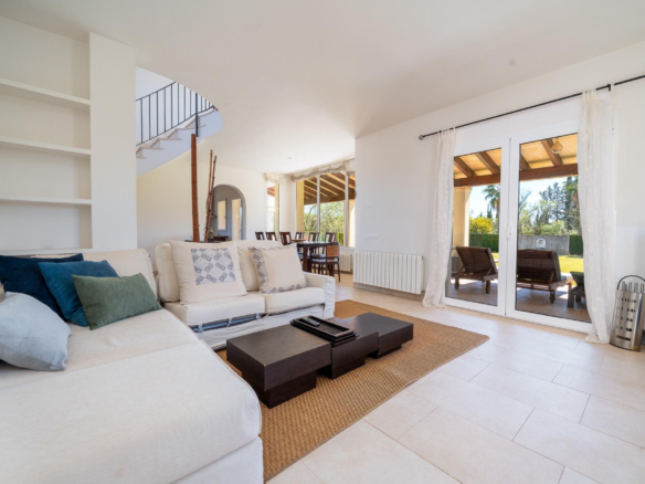 4-bedroom Villa In Binissalem, Spain (243 M²)