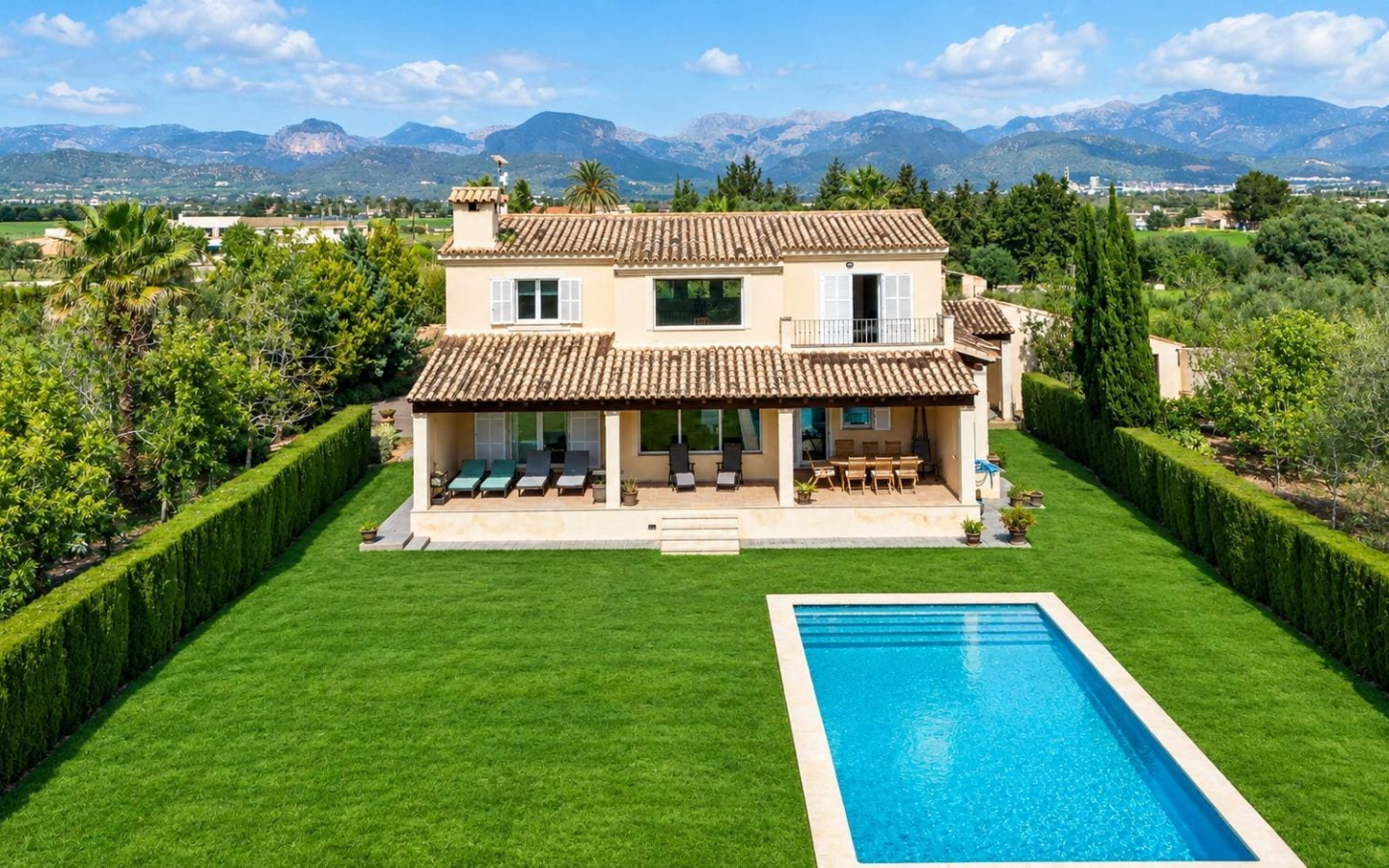 4-bedroom Villa In Binissalem, Spain (243 M²)