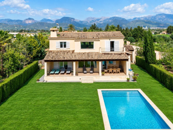 4-bedroom Villa In Binissalem, Spain (243 M²)