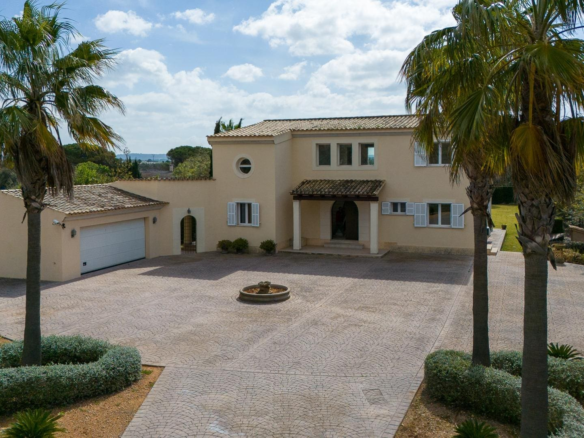 4-bedroom Villa In Binissalem, Spain (243 M²)