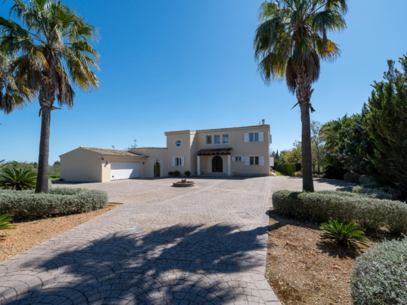 4-bedroom Villa In Binissalem, Spain (243 M²)