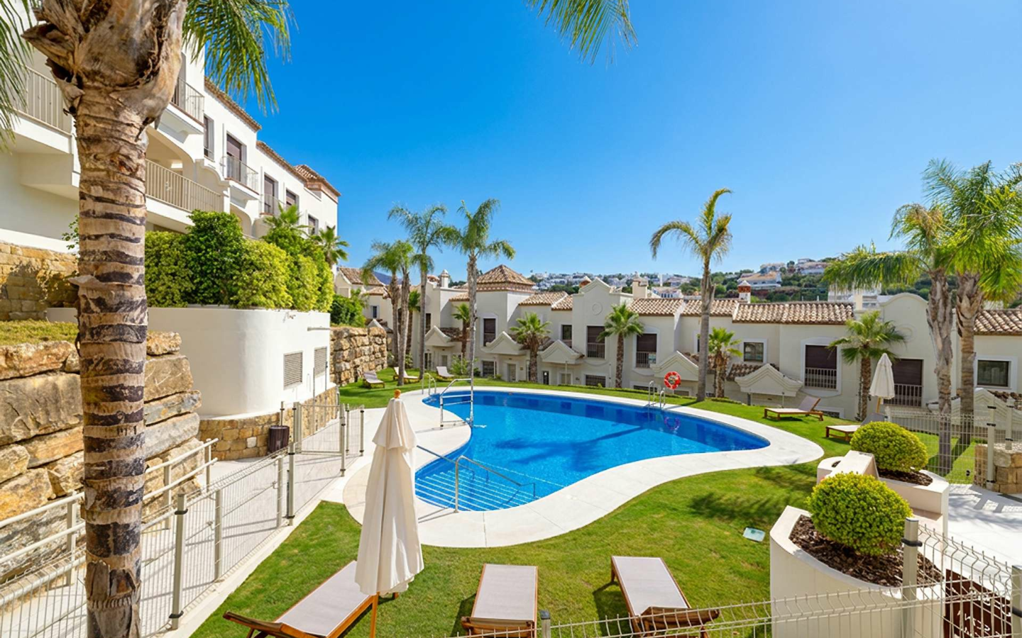 Golf-front 3 Bedrooms Townhouses In Estepona