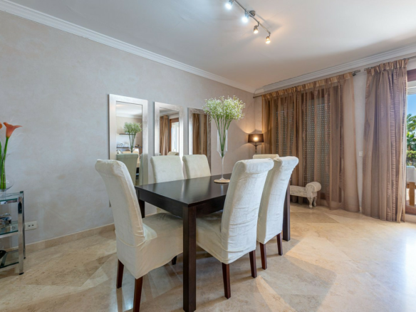 3-bedroom Property In El Paraiso, Spain (186 M²)